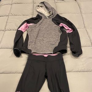 ‼️Last Chance‼️ Under Armour Pullover and Leggings